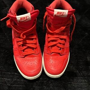 Nike Ski hi women size 8